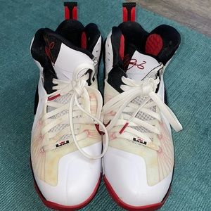 Men’s Nike sneakers